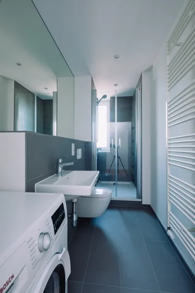 sanierte 2 Zimmer Wohnung mit EBK und Duschbad — photo 1